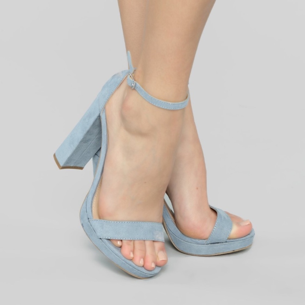 Blue suede heels - Picture 1 of 4